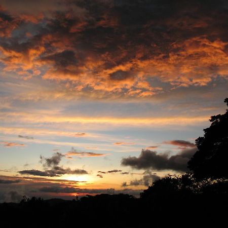 Sunset Hotel Monteverde Bagian luar foto